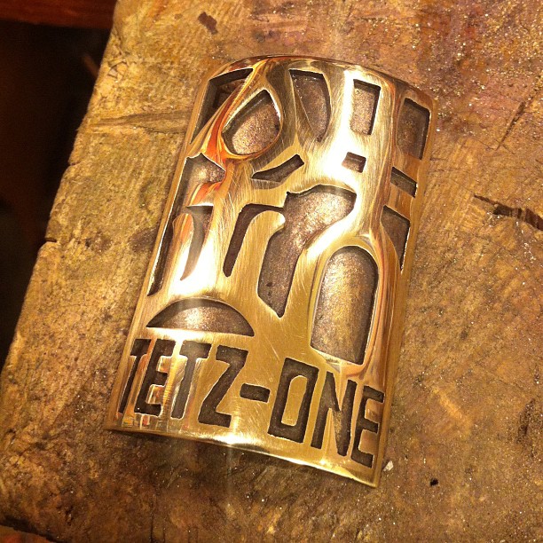 TETZ ONE bicycle head badge emblem by Rui & Aguri Fine Jewelry