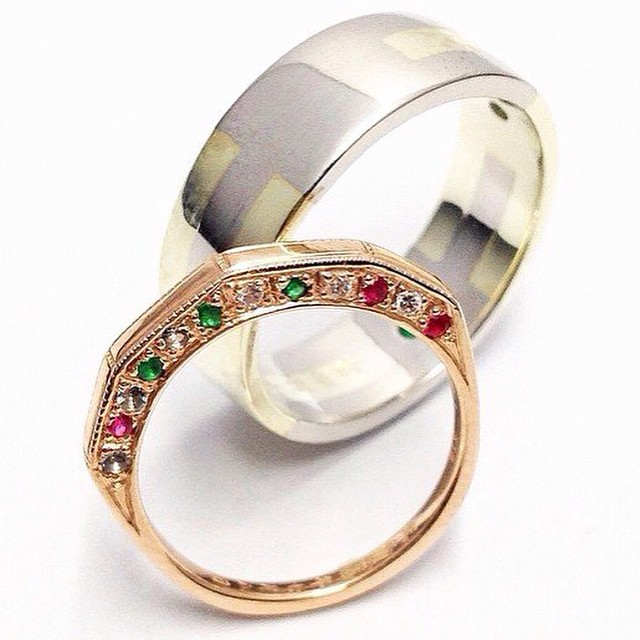 Diamond and gold wedding ring photo at studio Rui & Aguri Fine Jewelry